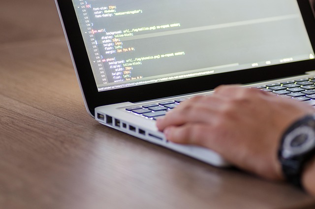 A Simple Way for Investment Coaches to Extend Their Reach Without Paid Ads or SEO